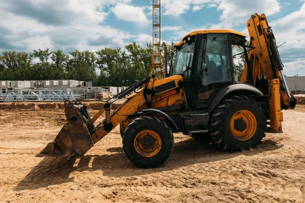 Yellow Tractor Construction Site Sunny Day Rides Sand Work — Stock Photo, Image