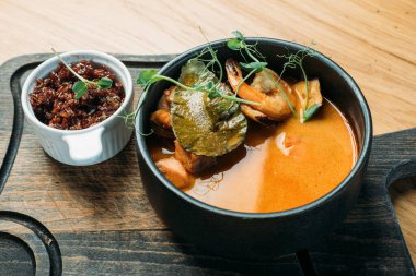 Tayland Ulusal Geleneksel Tom tatlı patates çorbası Restoranda öğle yemeği için servis edilir