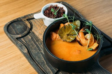 Tayland Ulusal Geleneksel Tom tatlı patates çorbası Restoranda öğle yemeği için servis edilir