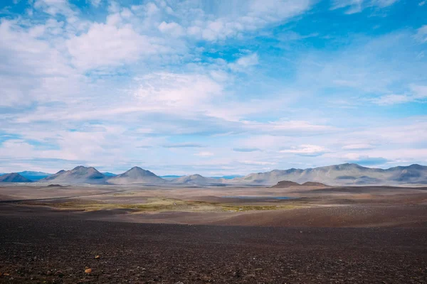 Krajina Výhledem Hory Neuvěřitelně Modré Nebe Islandu Létě — Stock fotografie