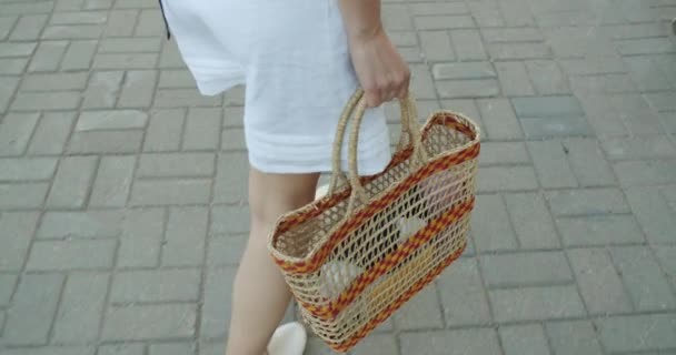 女性休闲街道风格 — 图库视频影像