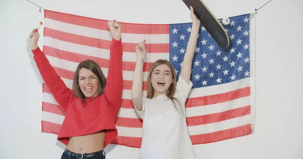 Fille avec drapeau national des Etats-Unis — Photo