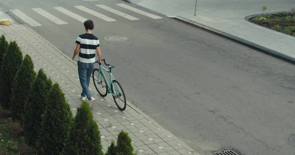 Ciclista homem equitação fixo artes esporte bicicleta — Fotografia de Stock