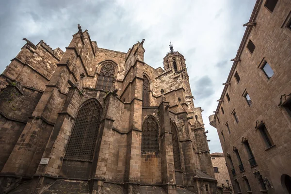 Barcelona, İspanya'nın Carrer del Bisbe sokak — Stok fotoğraf