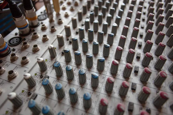 Muzyczne studio mix konsoli — Zdjęcie stockowe