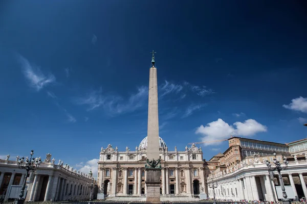 Ünlü Saint Peter's Meydanı kentin Roma, İtalya, Vatikan, havadan görünümü. — Stok fotoğraf