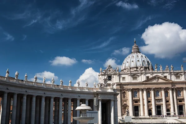 Berühmter heiliger-peter-platz in vatican, luftaufnahme der stadt rom, italien. — Stockfoto