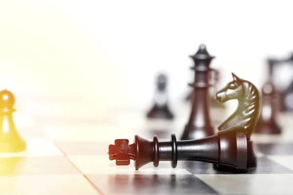 Шахові фігури - стратегія та концепція лідерства — стокове фото