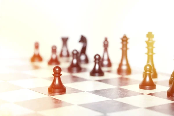 Figury szachowe - koncepcja strategii i przywództwa — Zdjęcie stockowe