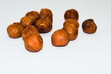 unshelled ela Kuruyemiş gıda arka plan üzerine beyaz izole.