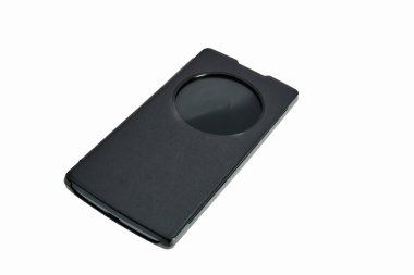 Siyah bir çantadaki akıllı telefon beyaz bir arkaplanda izole edilir. Deri çantalı modern akıllı telefon..