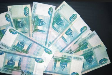 Rus ruleti. Para konsepti. Para geçmişi var. Kapat..