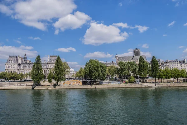 Παρίσι Γαλλία Απριλίου 2017 Τον Ποταμό Σηκουάνα Γραφική Προκυμαία Της — Φωτογραφία Αρχείου