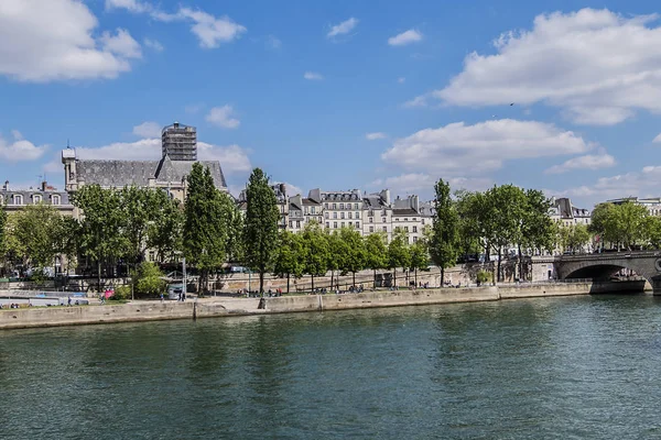 París Francia Abril 2017 Río Sena Pintoresco Muelle Del Hotel — Foto de Stock