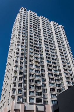 Paris, Fransa - 8 Nisan 2017: Seine sol yakasında Grenelle sahildeki Modern binalar.