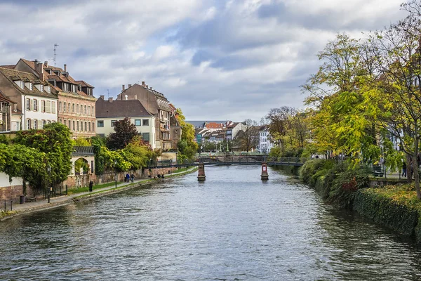Strasbourg France September 2017 Autumn Colors Picturesque River Ill Embankment — Stock Photo, Image