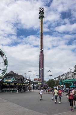 Vaughan, Ontario, Kanada - 18 Ağustos 2017: Kanada'nın harikalar (1981 yılında açılan 130 ha Tema Parkı, ev sürmek ve trenler Kuzey Amerika'nın en heyecan verici koleksiyona). 