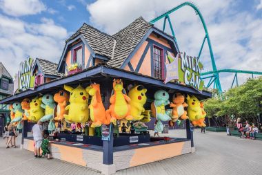 Vaughan, Ontario, Kanada - 18 Ağustos 2017: Kanada'nın harikalar (1981 yılında açılan 130 ha Tema Parkı, ev sürmek ve trenler Kuzey Amerika'nın en heyecan verici koleksiyona). 