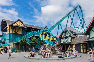 Vaughan, Ontario, Kanada - 18 Ağustos 2017: Kanada'nın harikalar (1981 yılında açılan 130 ha Tema Parkı, ev sürmek ve trenler Kuzey Amerika'nın en heyecan verici koleksiyona). 