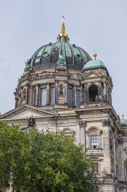 Berlin Katedrali 'nin (Berliner Dom) mimari detayları - Berlin' in Mitte bölgesindeki Müze Adası 'nın ünlü simgesi. Almanya.