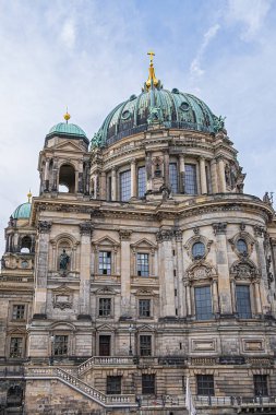 Berlin Katedrali 'nin (Berliner Dom) mimari detayları - Berlin' in Mitte bölgesindeki Müze Adası 'nın ünlü simgesi. Almanya.