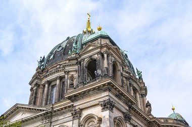 Berlin Katedrali 'nin (Berliner Dom) mimari detayları - Berlin' in Mitte bölgesindeki Müze Adası 'nın ünlü simgesi. Almanya.