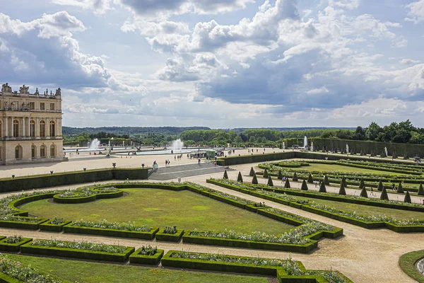 Βερσαλλίες Γαλλία Μαΐου 2019 Όμορφη Θέα Των Γραφικών Κήπων Στο — Φωτογραφία Αρχείου