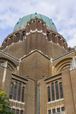 Ulusal Kutsal Kalp Bazilikası (Basilique Nationale du Sacre-Coeur) - Brüksel 'deki Roma Katolik Kilisesi ve Kilise Kilisesi. Bazilika dünyanın en büyük kiliseleri arasında beşinci sırada. Belçika. 