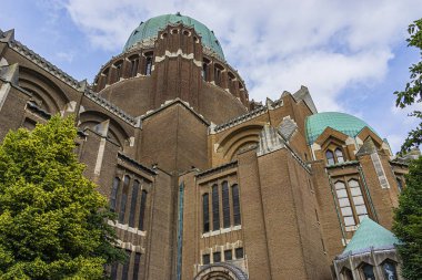 Ulusal Kutsal Kalp Bazilikası (Basilique Nationale du Sacre-Coeur) - Brüksel 'deki Roma Katolik Kilisesi ve Kilise Kilisesi. Bazilika dünyanın en büyük kiliseleri arasında beşinci sırada. Belçika. 