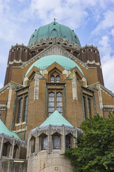 ナショナル バシリカ サクレ ハート バジリーク ナショナル サクレ クール ブリュッセルのローマ カトリック小聖堂と教区教会 — ストック写真