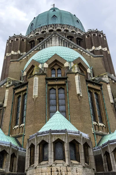 ナショナル バシリカ サクレ ハート バジリーク ナショナル サクレ クール ブリュッセルのローマ カトリック小聖堂と教区教会 — ストック写真