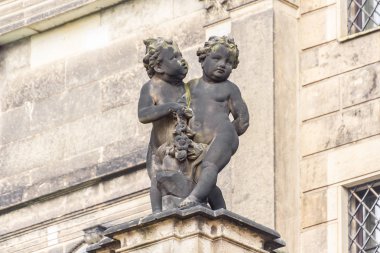 Zwinger Sarayı 'nın mimari detayları. Dresden, Almanya' daki kraliyet sarayı Xvii. Bugün Zwinger bir müze kompleksi ve en çok ziyaret edilen anıt..
