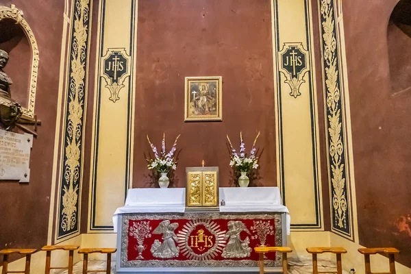 リトアニアのヴィリニュス 2019年7月29日 ネオクラシック様式のヴィリニュス大聖堂の内部 聖スタニスラウス大聖堂と聖ラディスラウス 1783年 ヴィリニュス大聖堂の祭壇 — ストック写真