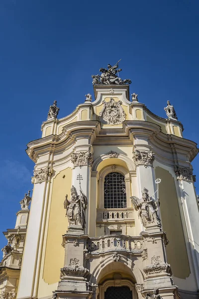 Lviv Yunan Katolik Başpiskoposu 'nun Aziz George Katedrali' nin parçaları (Ukr: Sobor sviatoho Yura, 1760) - Xviii yüzyılına dayanan muhteşem Rococo mimari topluluğu. Lviv, Ukrayna.