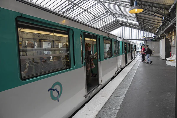 Paris Frankrike Juni 2018 Interiören Motte Picquet Grenelle Station Paris — Stockfoto