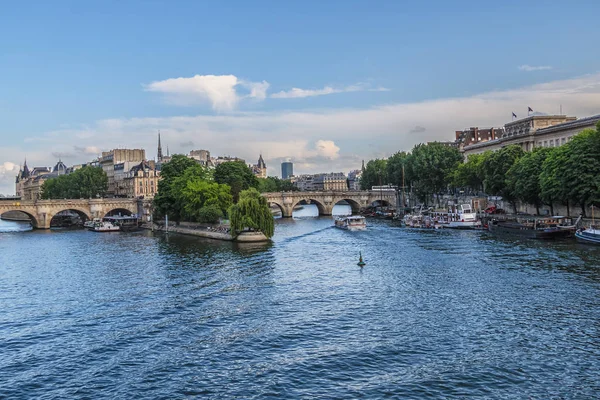 Париж Франция Мая 2018 Года Paris Pont Neuf Новый Мост — стоковое фото