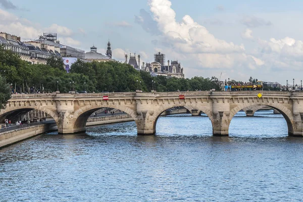 París Francia Mayo 2018 Paris Pont Neuf Puente Nuevo Ile —  Fotos de Stock