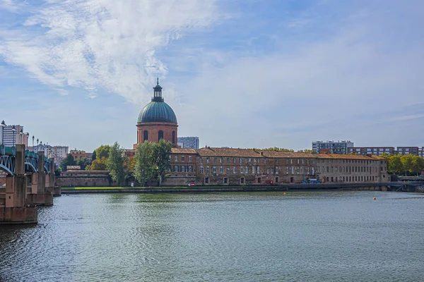 Ponte Saint Pierre Aterro Rio Garonne Toulouse Com Capela Hospital — Fotografia de Stock