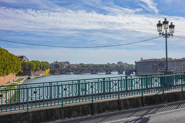 Puente Saint Pierre Terraplén Del Río Garona Toulouse Con Capilla —  Fotos de Stock