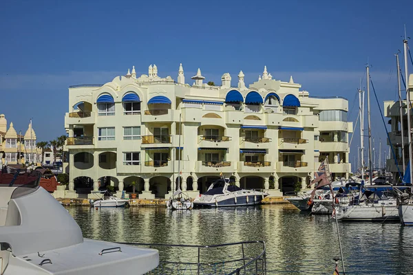 Benalmadena Spain June 2018 View Famous Benalmadena Marina 码头是欧洲最令人惊奇的港口和住宅区 它的建筑融合了印第安人 — 图库照片