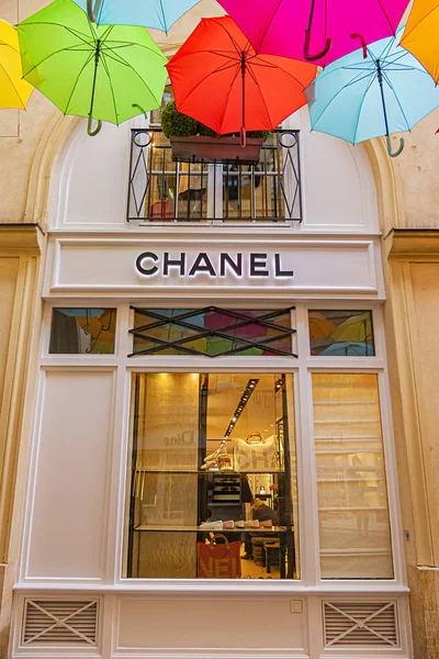 Párizs Franciaország 2019 Május Párizsi Királyi Falu Látképe Esernyő Égbolttal — Stock Fotó
