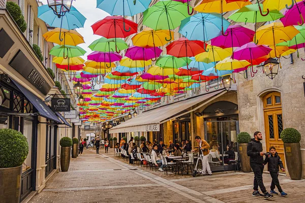 Paříž Francie Května 2019 Pohled Pařížskou Královskou Vesnici Deštníkovým Nebem Stock Fotografie