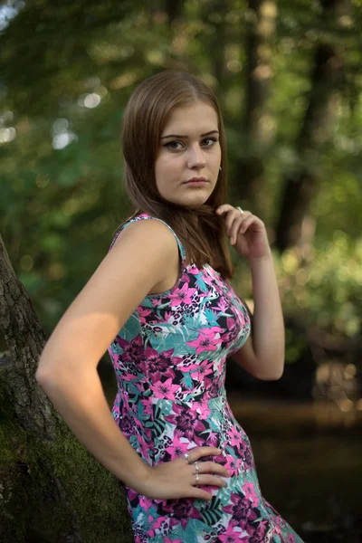 Beautiful girl in forest — Stock Photo, Image