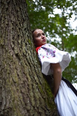 Slovakça folklor. Slovakça folklor kız.