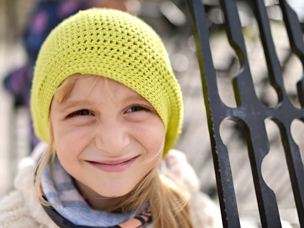 Porträtt Ung Flicka Hatt — Stockfoto