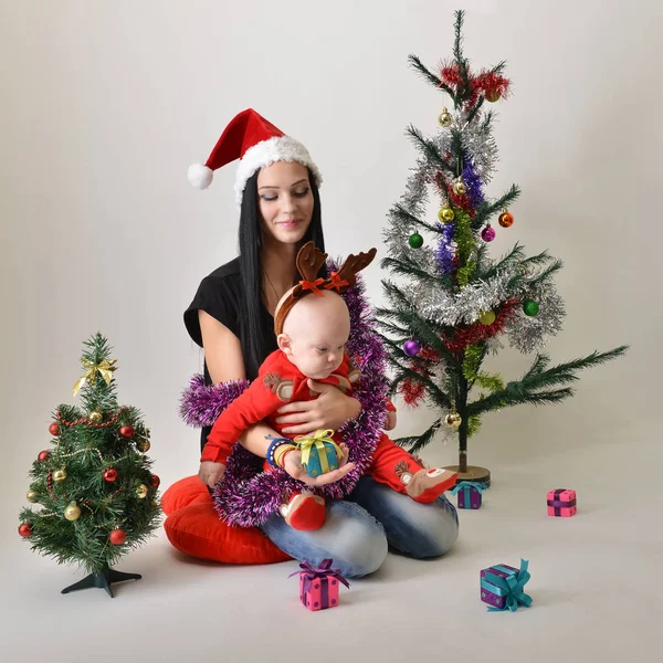 Santa bebé tiempo de Navidad — Foto de Stock