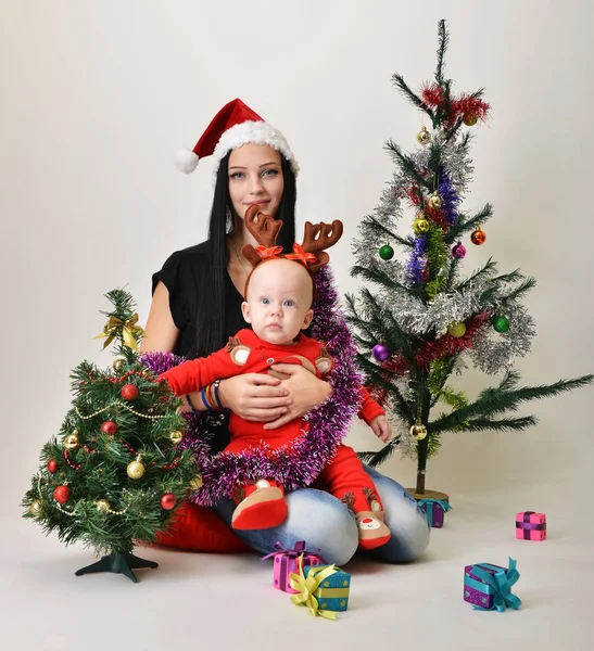 Santa bebé tiempo de Navidad — Foto de Stock