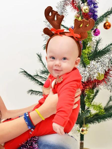 Baby i jultomte kläder — Stockfoto