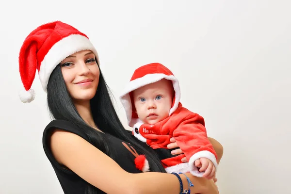 Feliz joven madre con su dulce bebé —  Fotos de Stock