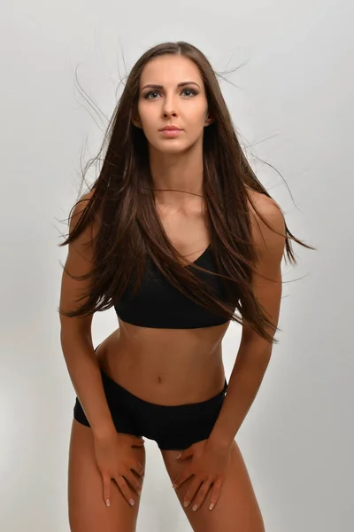 Fitness Sportovní Žena Ukazuje Své Dobře Vyškolené Tělo — Stock fotografie